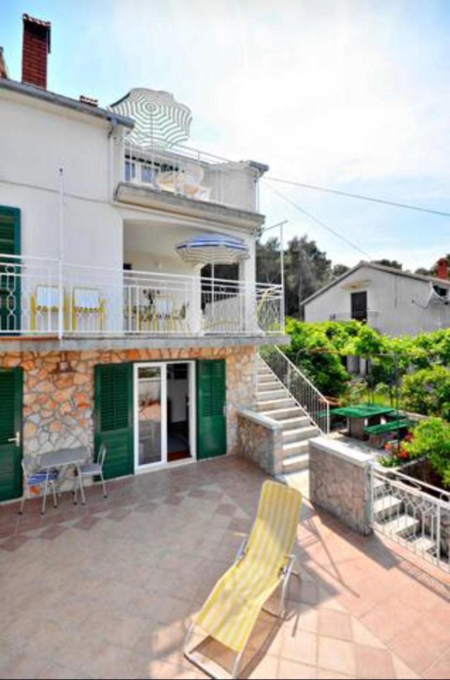 Apartment Bozikovic - Jelsa - Vitarnja Exterior photo