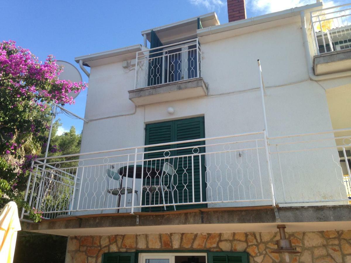 Apartment Bozikovic - Jelsa - Vitarnja Exterior photo